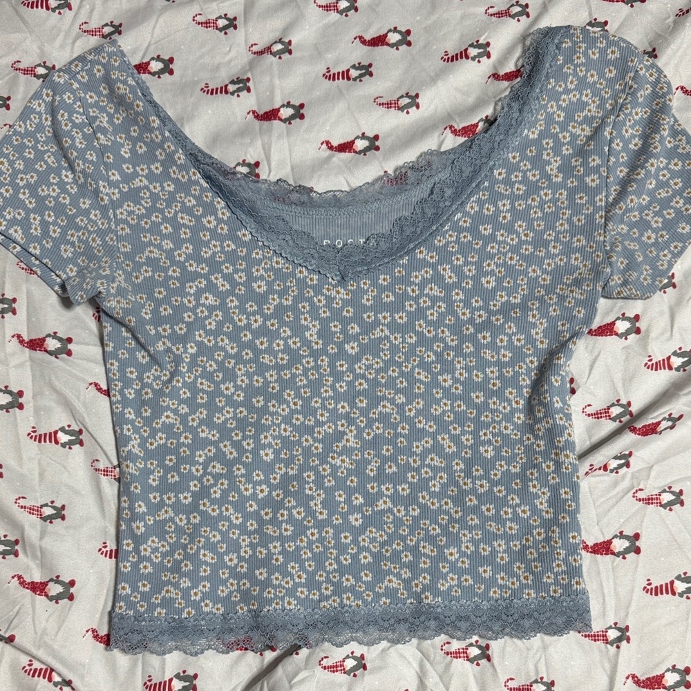 Aeropostale Blue Floral Lace Crop Top
